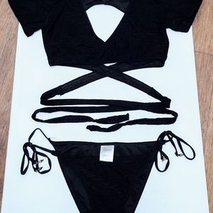 Stylish Swimwear Bikini Size Medium in Black
